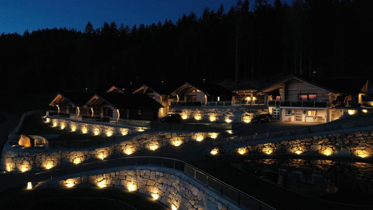 Blockhausen Luxus Chalets Oberschwarzenberg Exterior foto